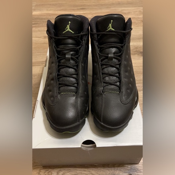 Jordan 13 Retro ‘Altitude’ - Size 10, Used - like New - Picture 2 of 4